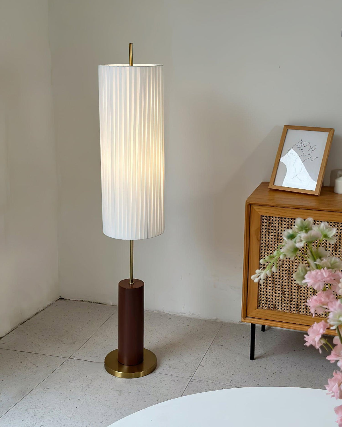 dorica-floor-lamp