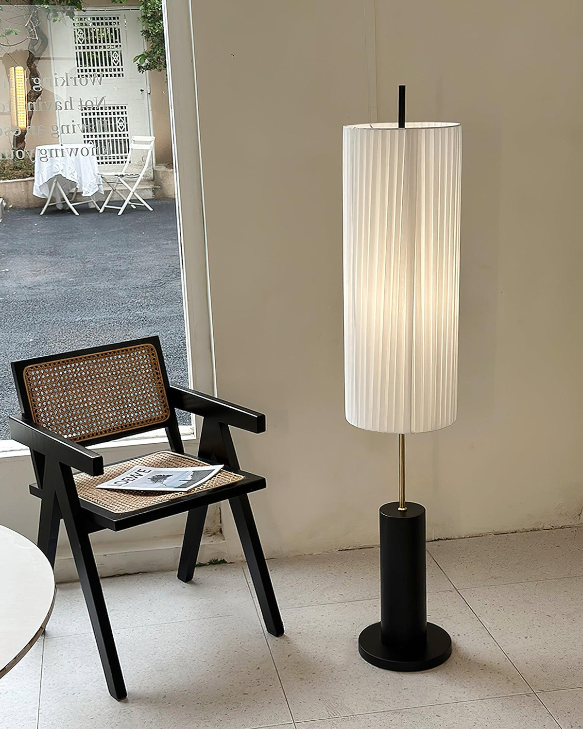 dorica-floor-lamp