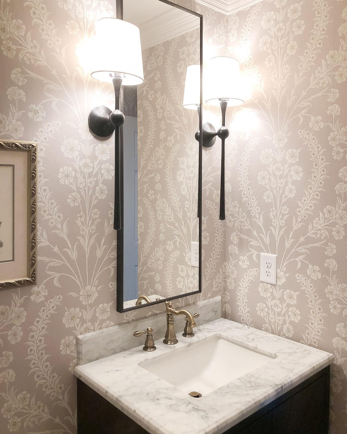 Dover Tail Wall Lamp