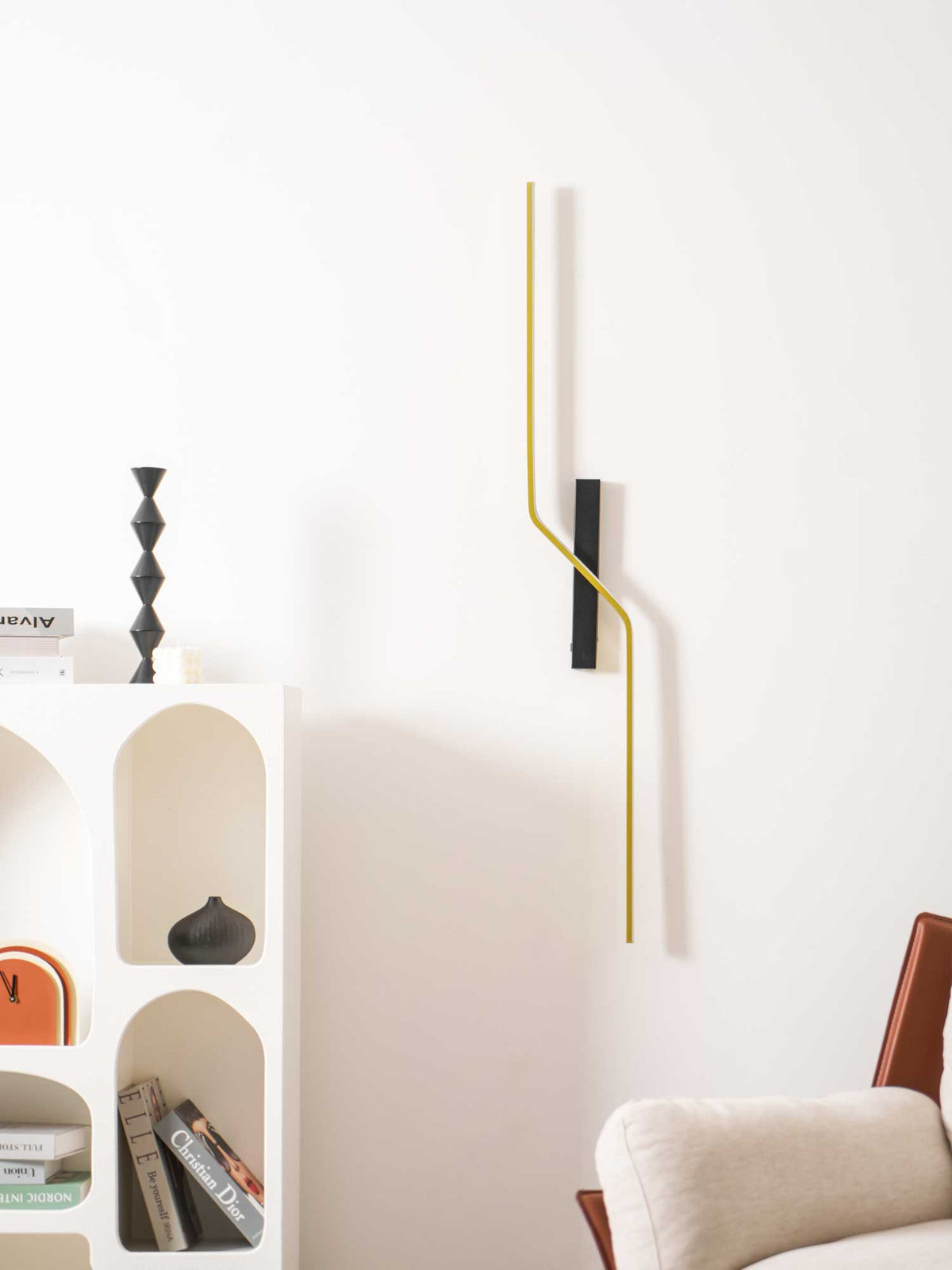 Echelon Wall Light – Modern Linear LED Sconce for Bedroom and Living Room