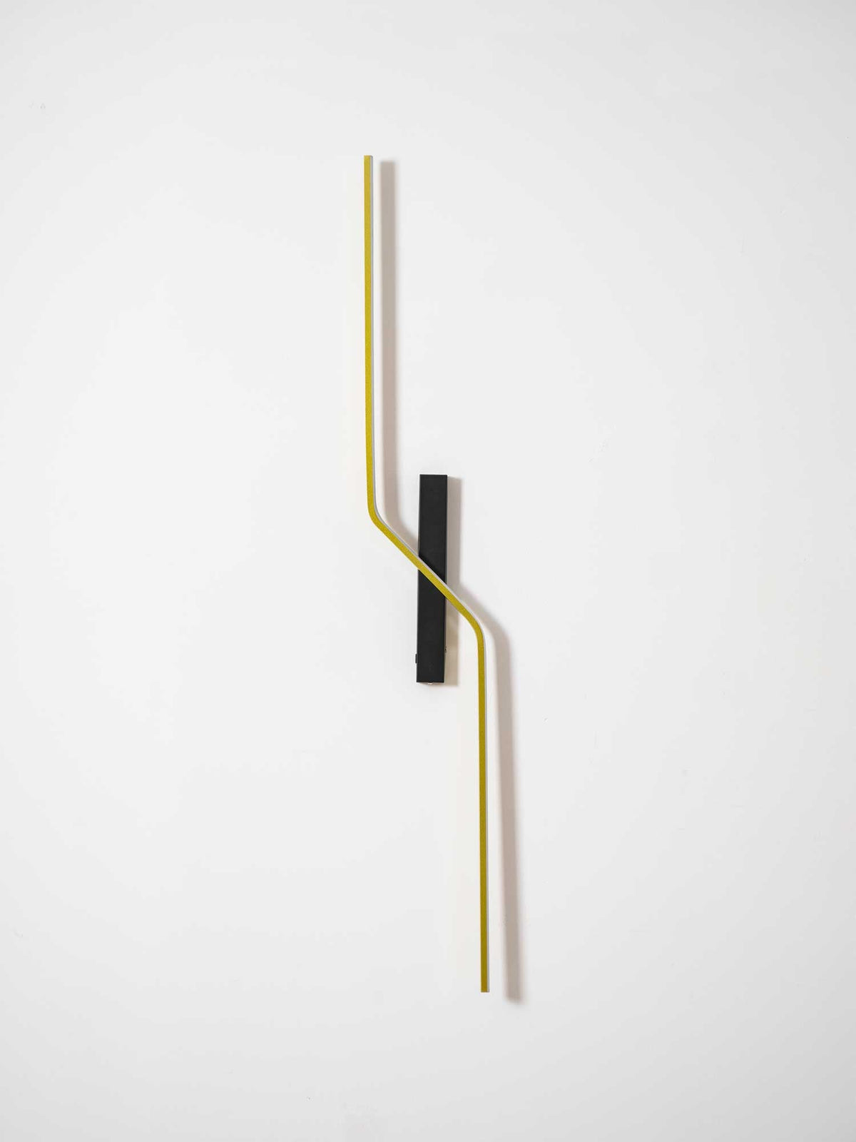 Echelon Wall Light – Modern Linear LED Sconce for Bedroom and Living Room