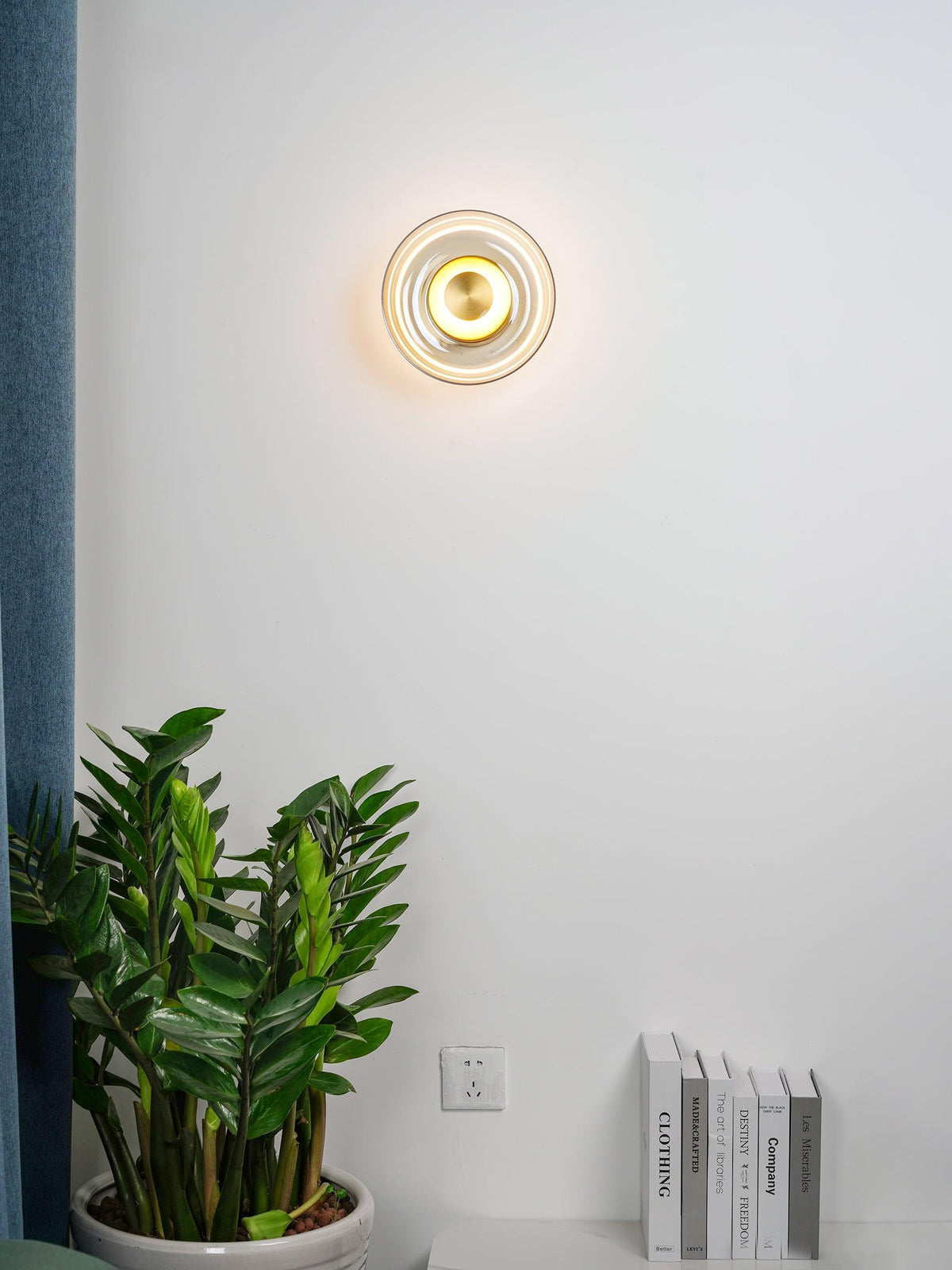 eclipse-halo-wall-lamp
