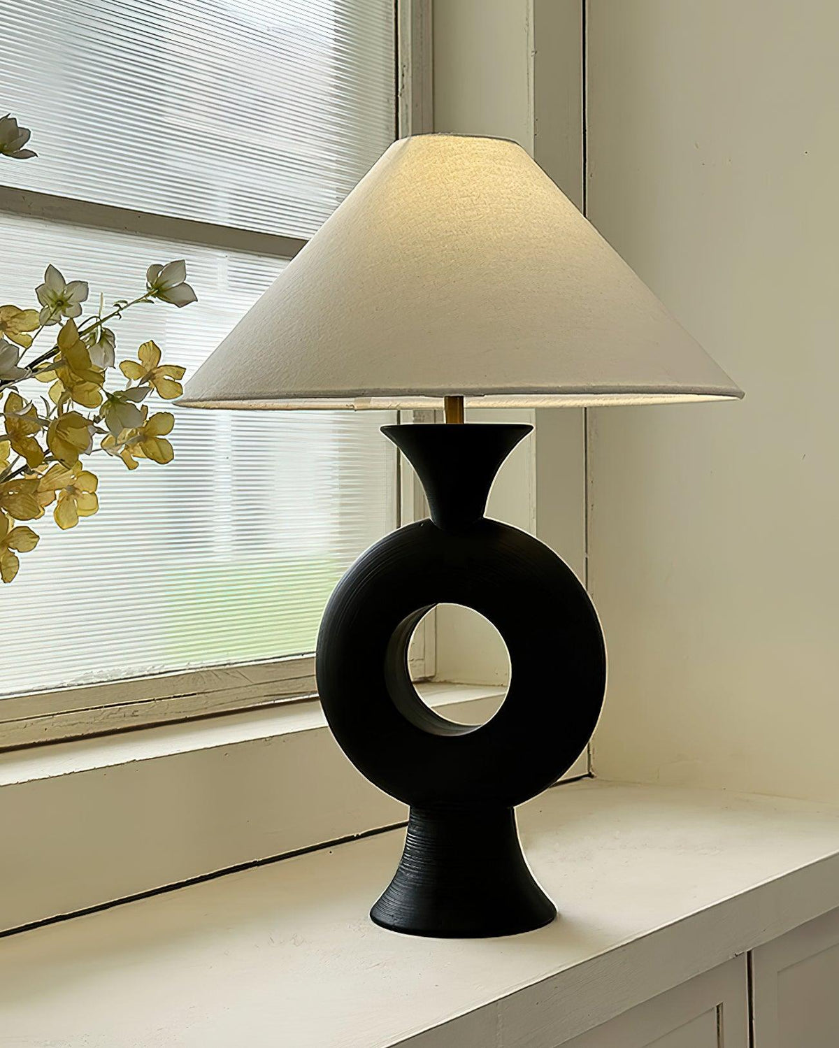eclipse-table-lamp