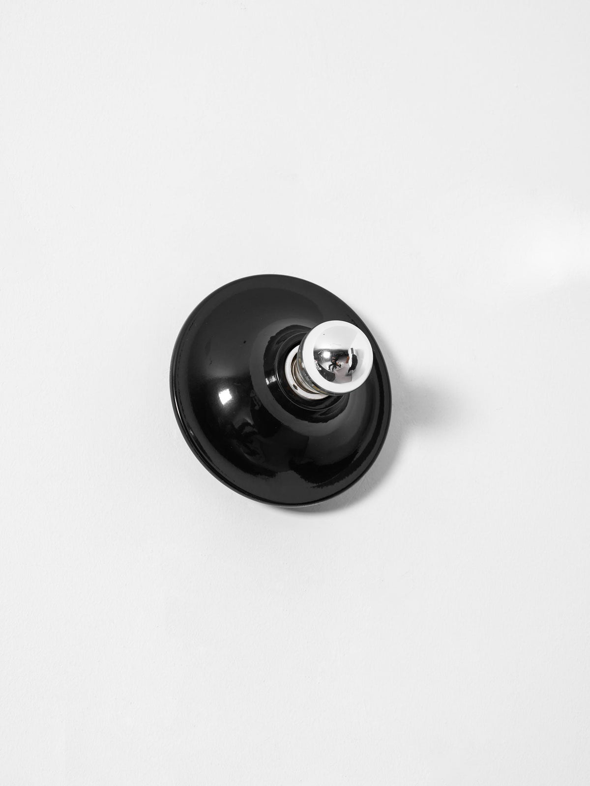 Eclipta Wall Sconce – Sculptural Metal & Glass Halo Light for Modern Interiors