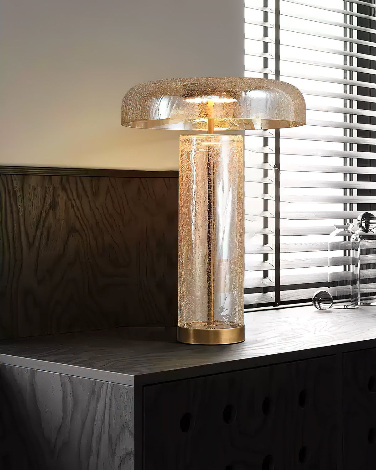 eira-crackle-table-lamp