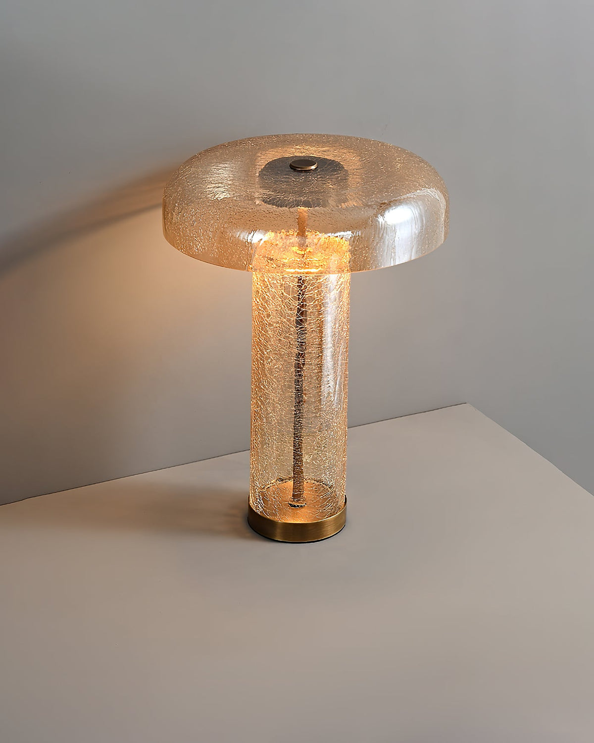 eira-crackle-table-lamp