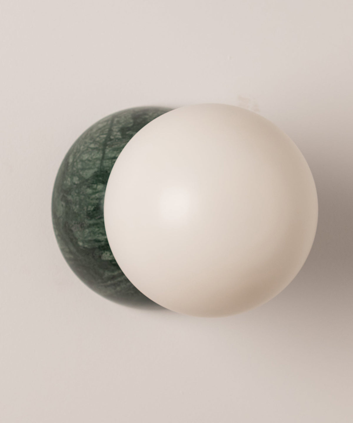 eklipso-wall-lamp