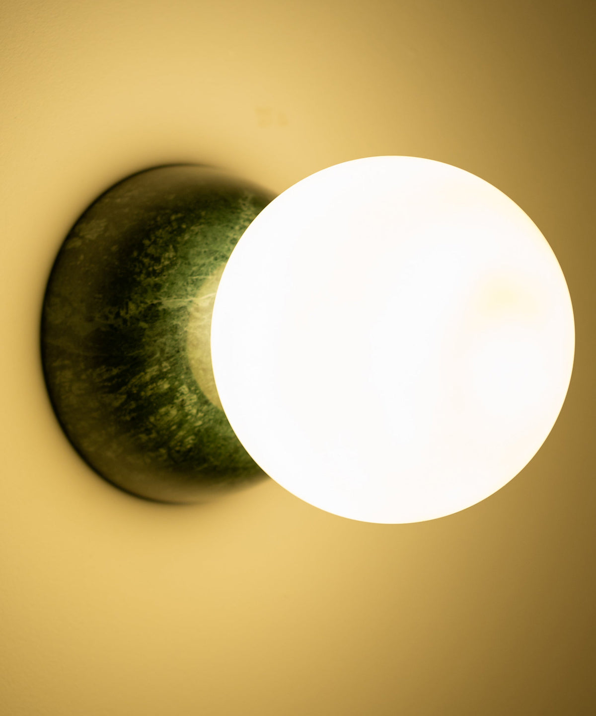 eklipso-wall-lamp
