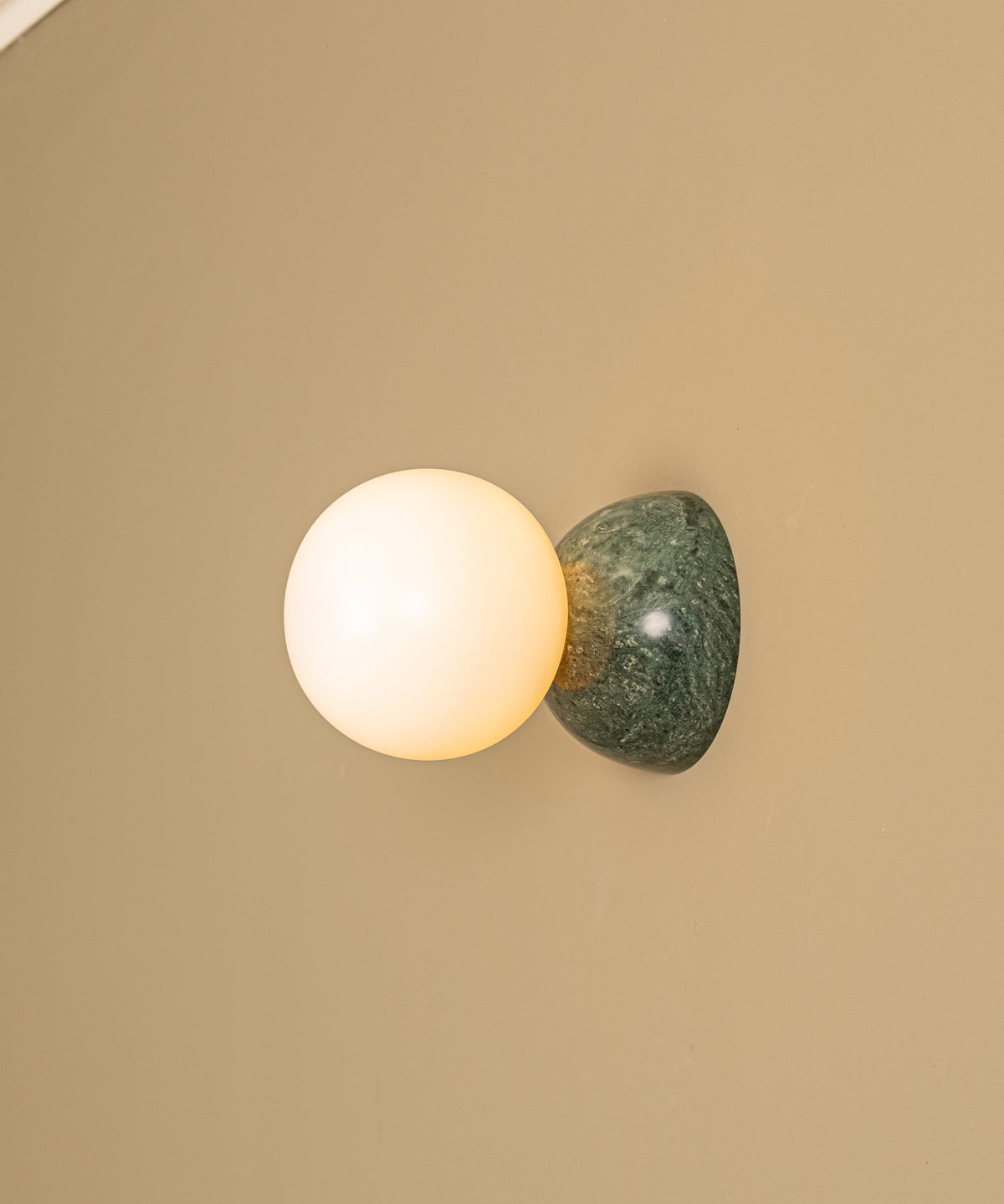 eklipso-wall-lamp