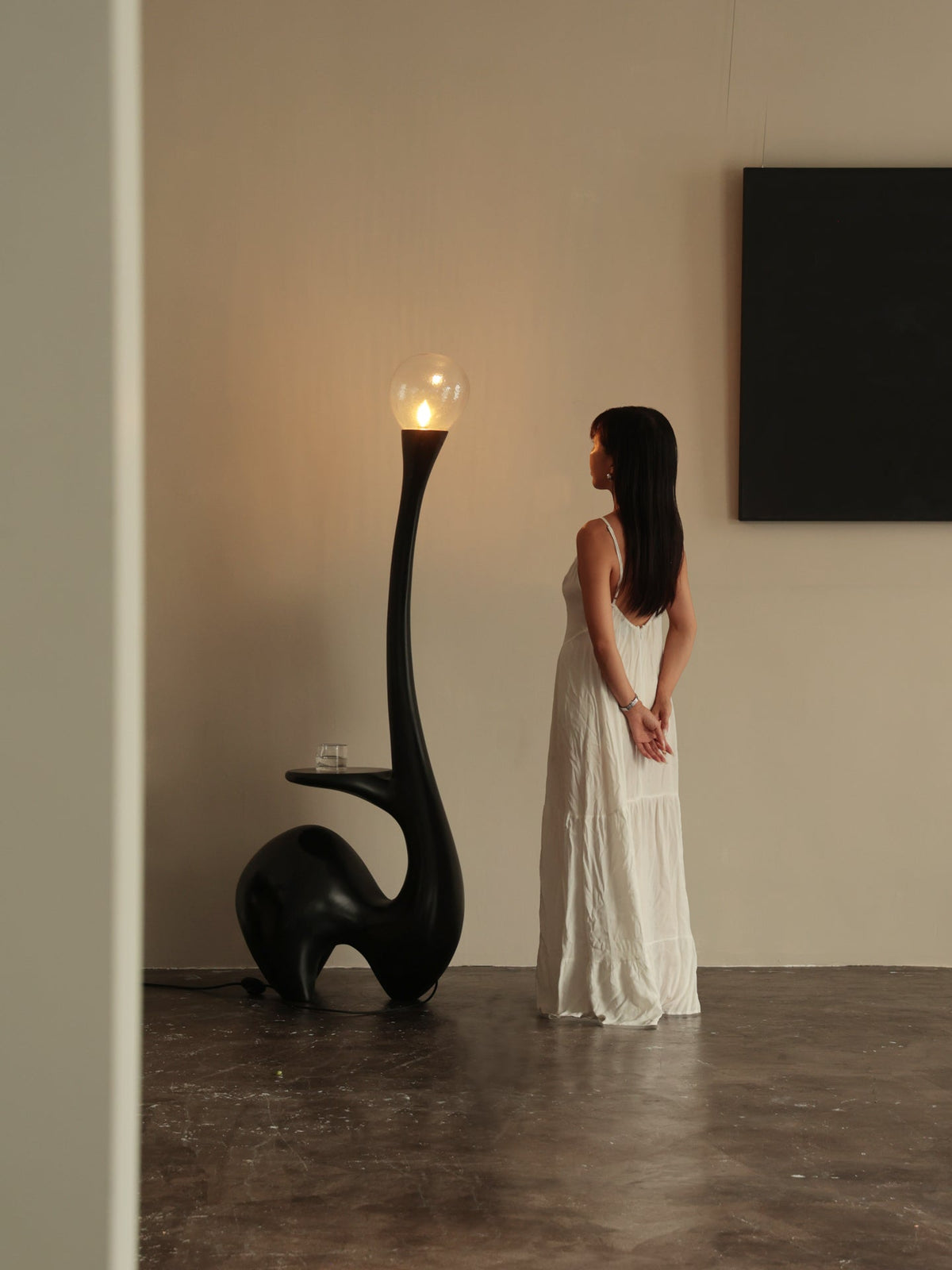 Elero Sculptural Floor Lamp – Modern Art Deco Lighting for Living Spaces