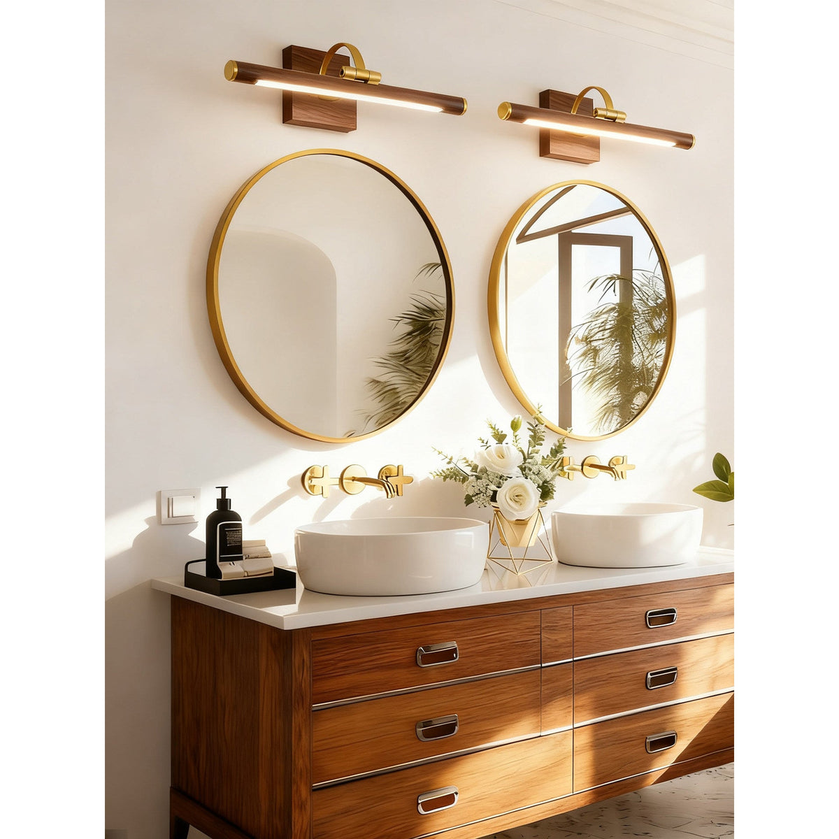 elowen-brass-wall-lamp