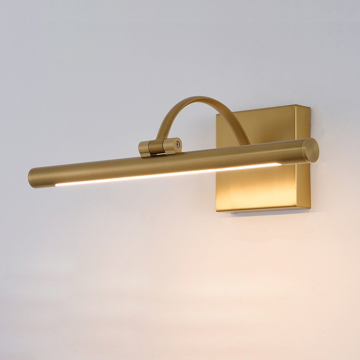 elowen-brass-wall-lamp