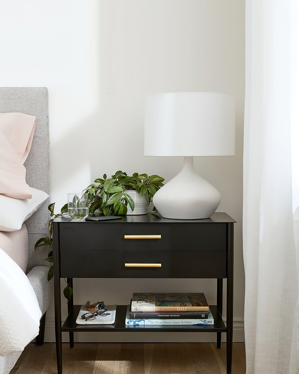 ember-vase-table-lamp