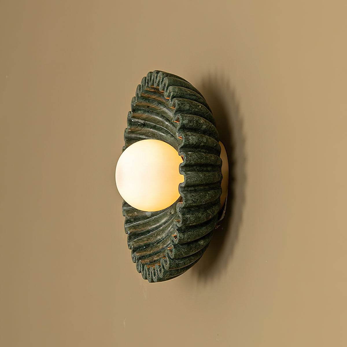 emerald-wave-wall-lamp