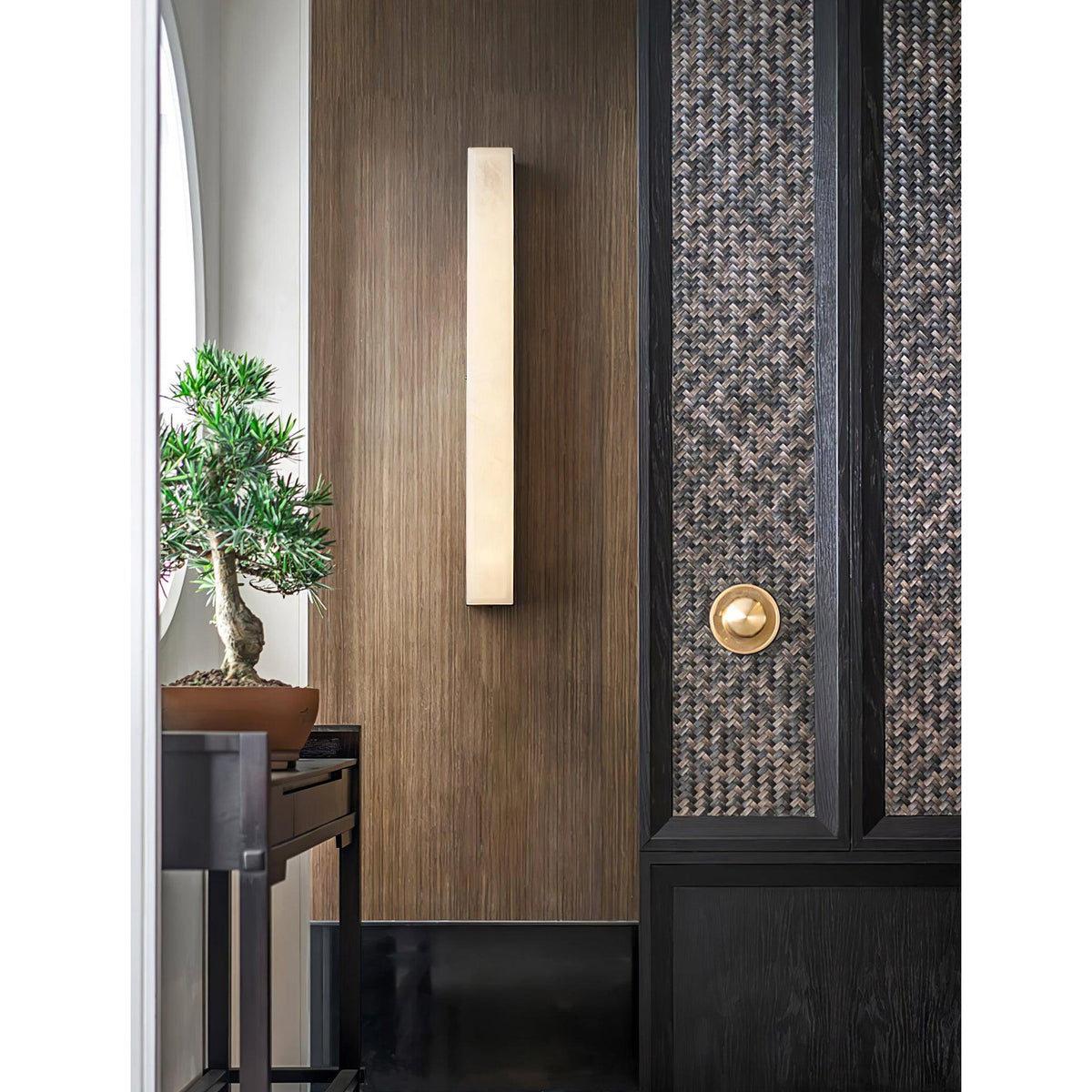emerson-alabaster-wall-lamp