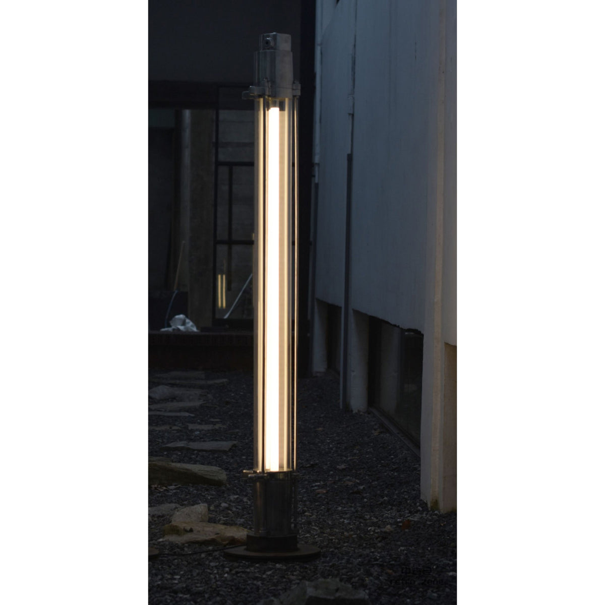 erie-floor-lamp