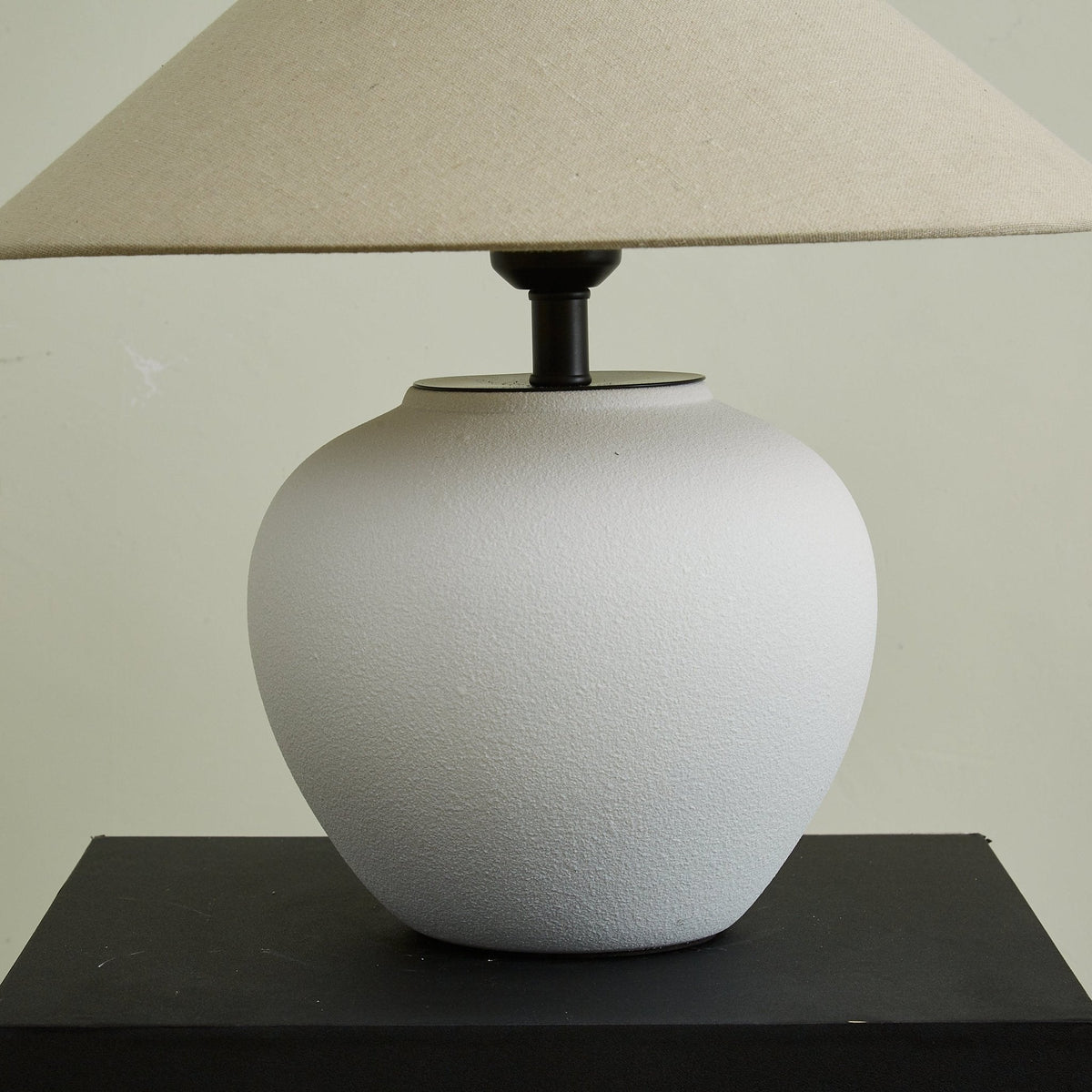 Erison Ceramic Table Lamp – Minimalist Bedside & Living Room Lighting