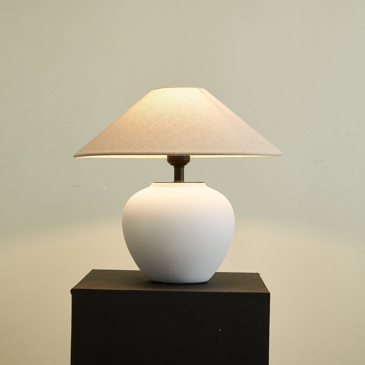 Erison Ceramic Table Lamp – Minimalist Bedside & Living Room Lighting