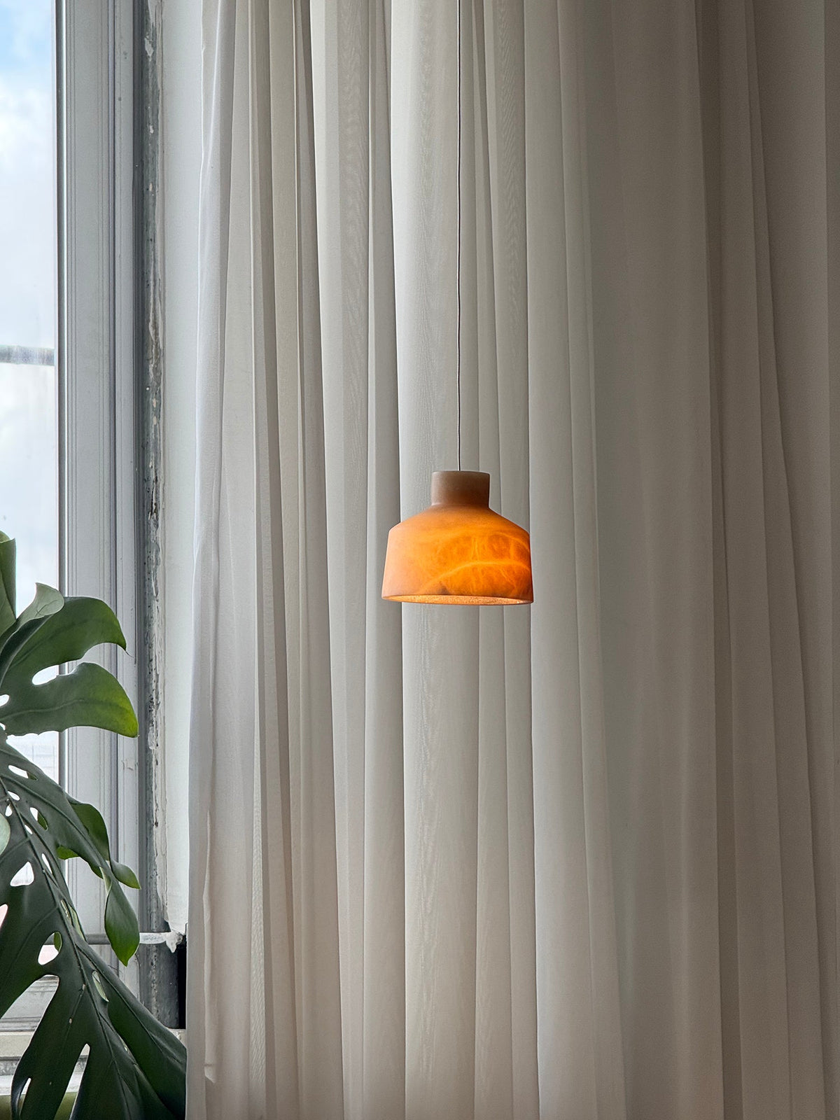 etruscan-alabaster-pendant-lamp