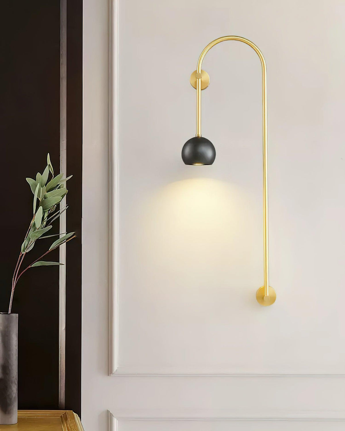 evelyn-arc-wall-light