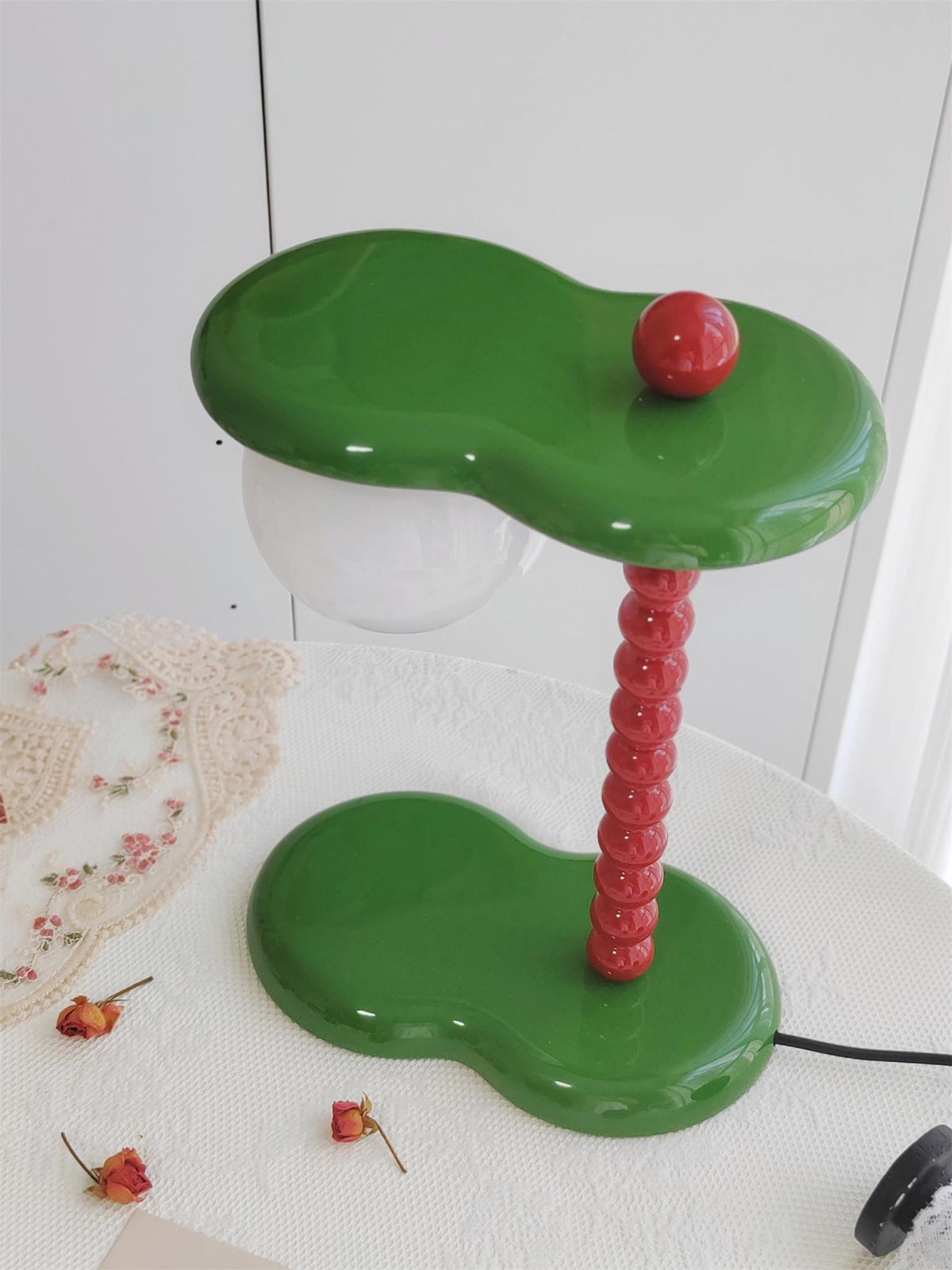 everalda-table-lamp