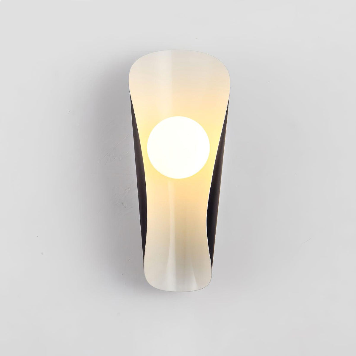 evie-wall-lamp