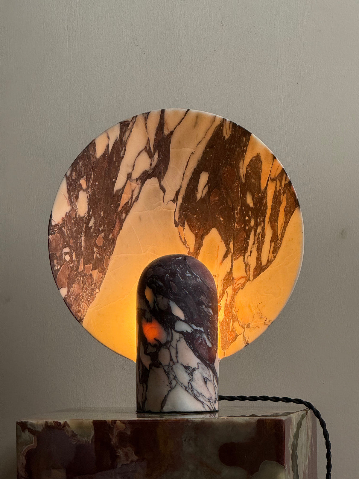 fan-marble-table-lamp