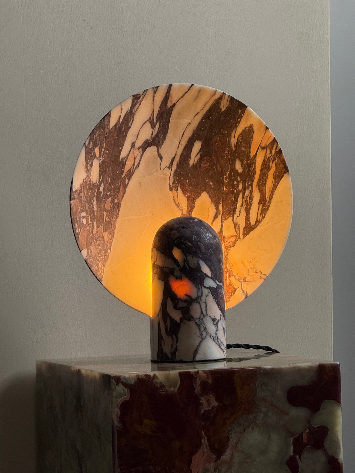fan-marble-table-lamp