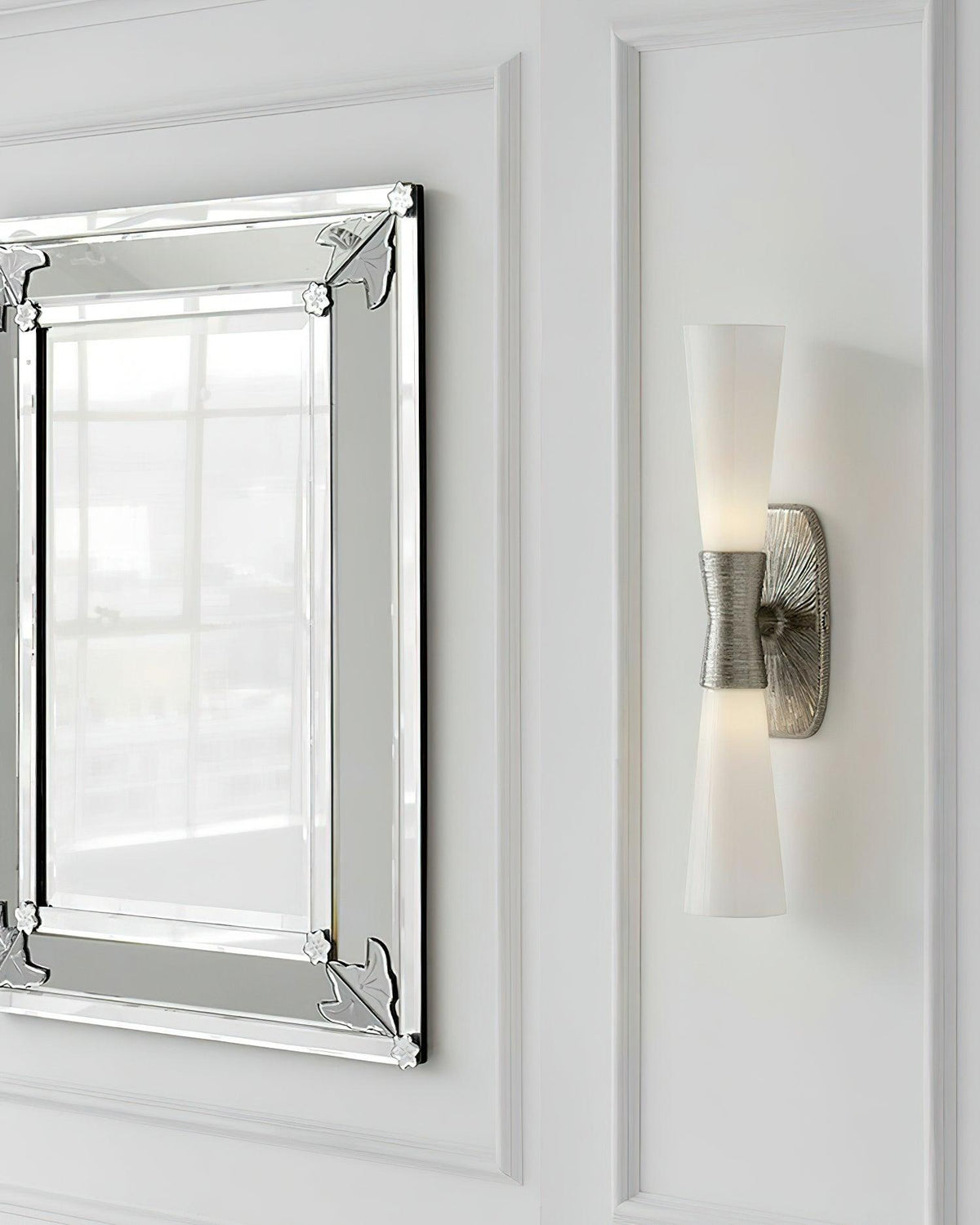 fanfare-wall-light