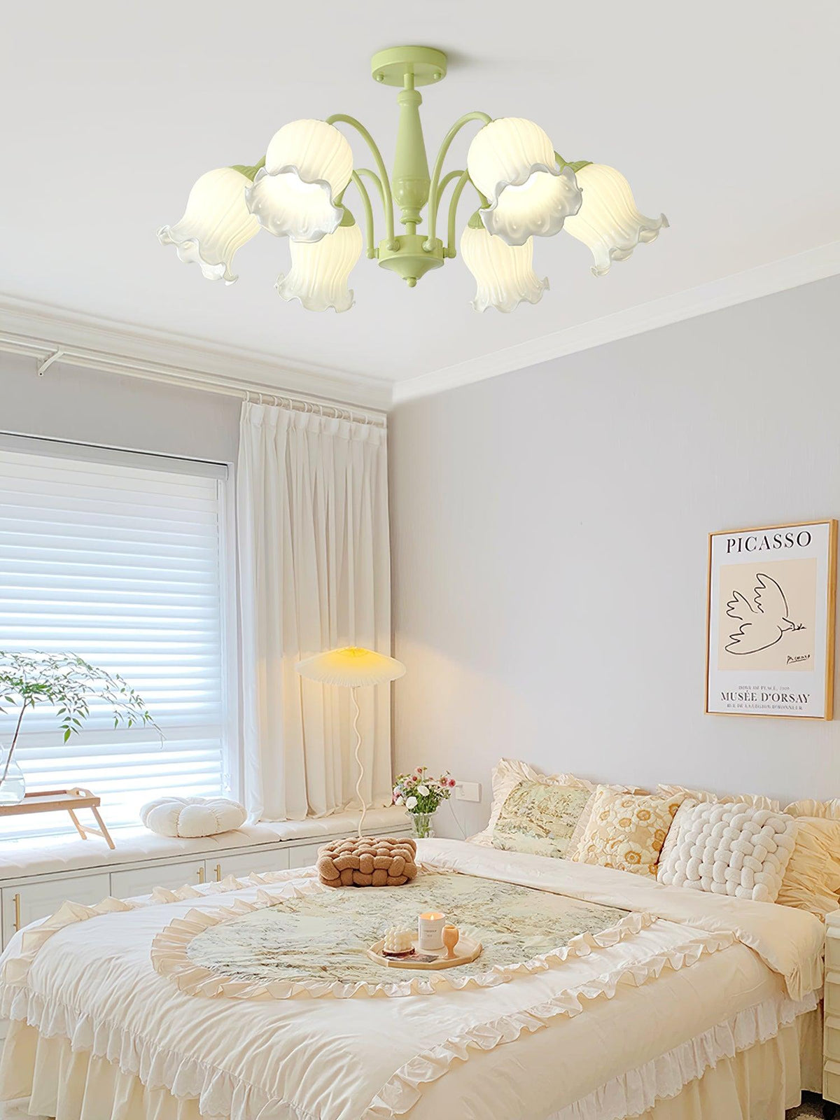 fantasy-lily-chandelier