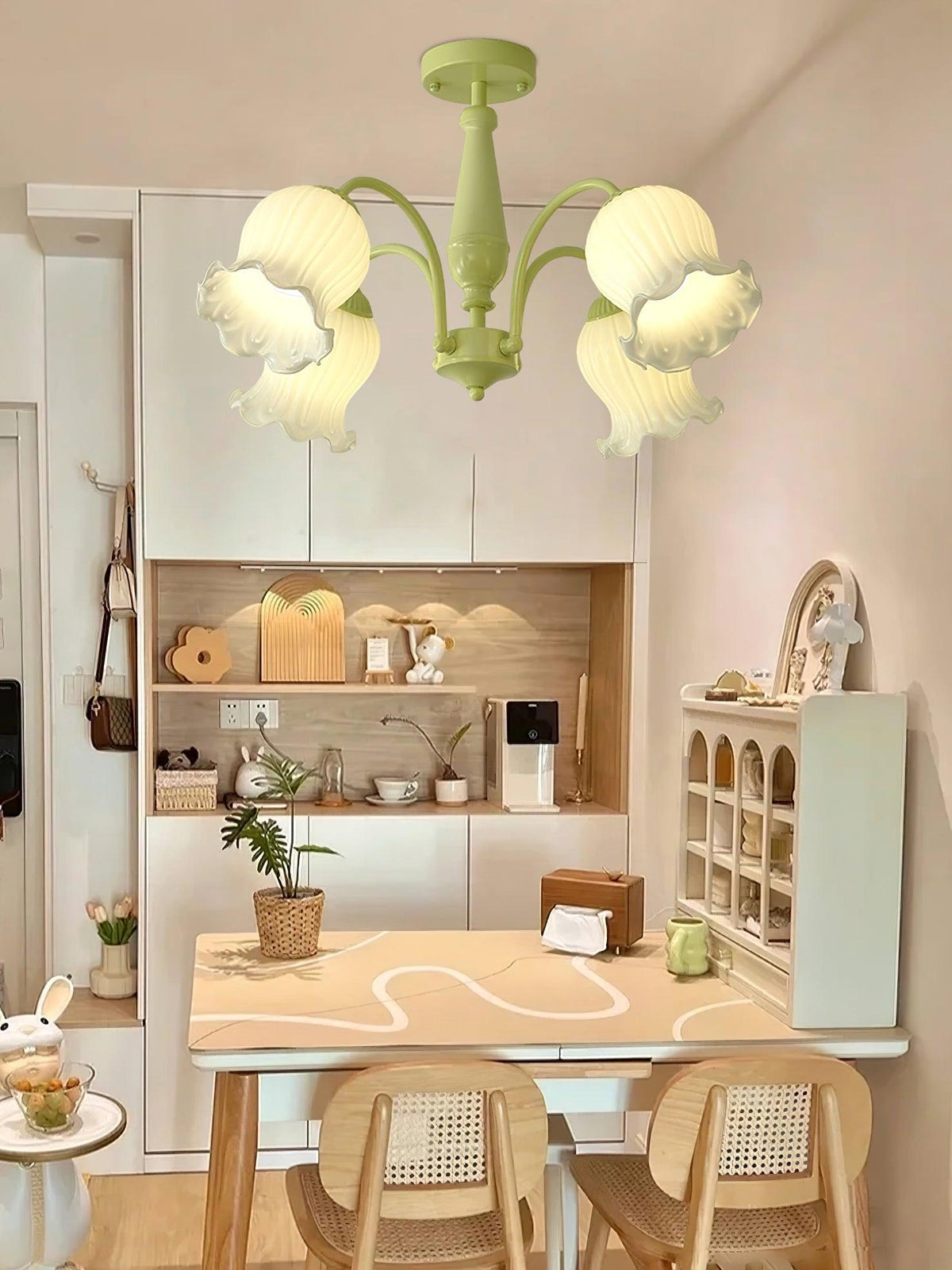 fantasy-lily-chandelier