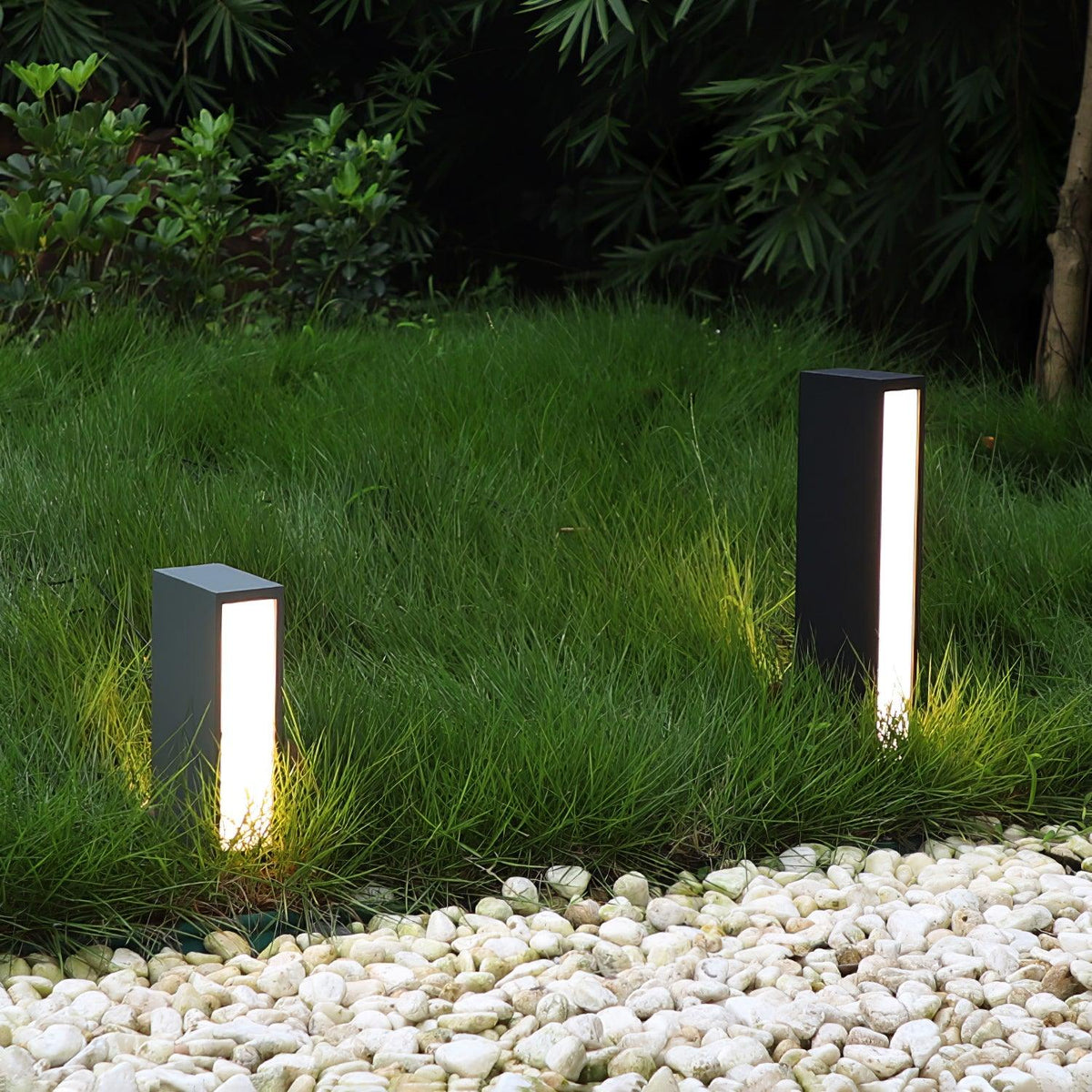 Faro Outdoor Post Light – Modern Cast Aluminum LED Lamp for Pathways & Gardens