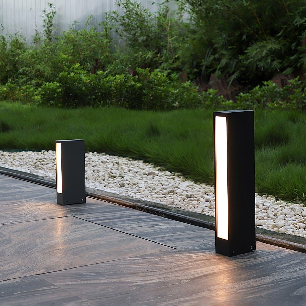 Faro Outdoor Post Light – Modern Cast Aluminum LED Lamp for Pathways & Gardens