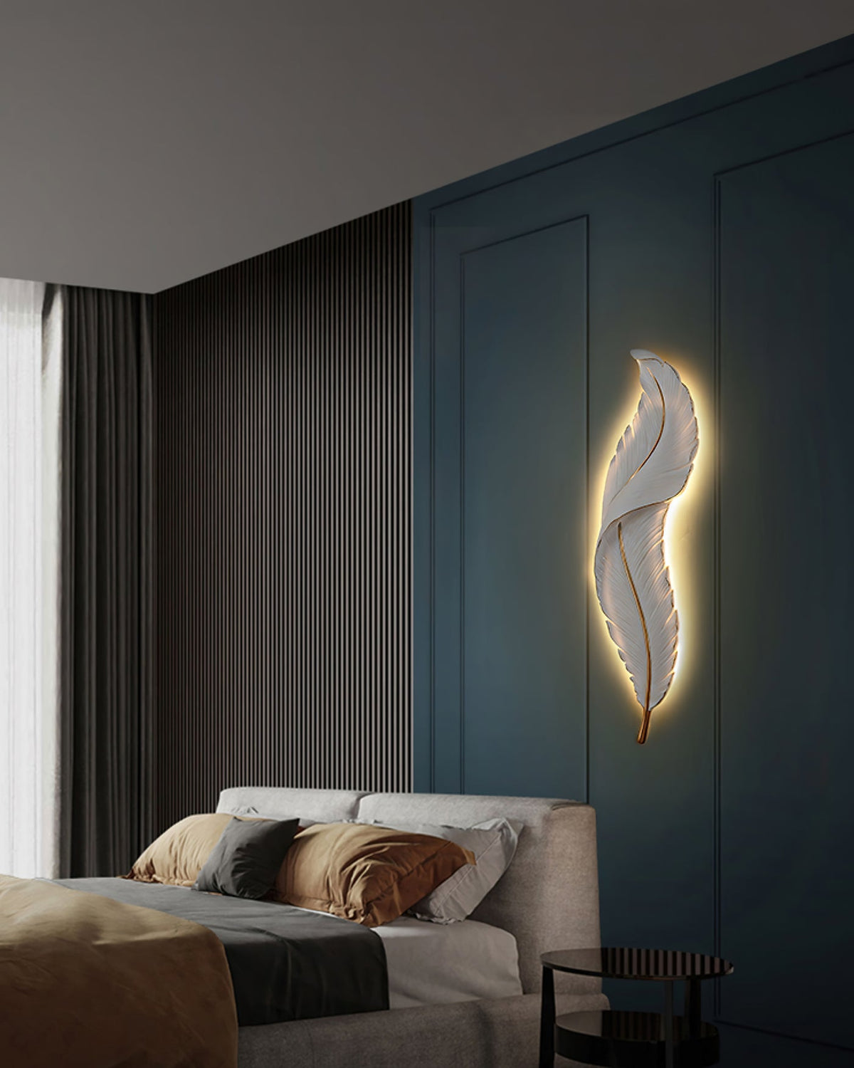 feather-wall-lamp