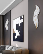feather-wall-lamp