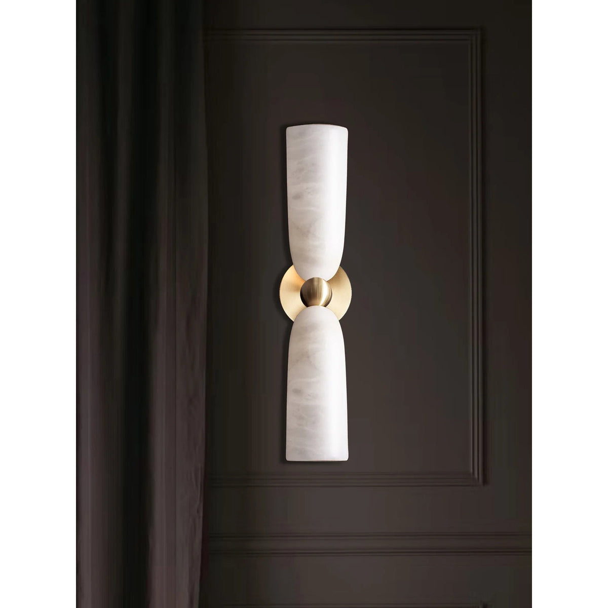 figure-wall-lamp