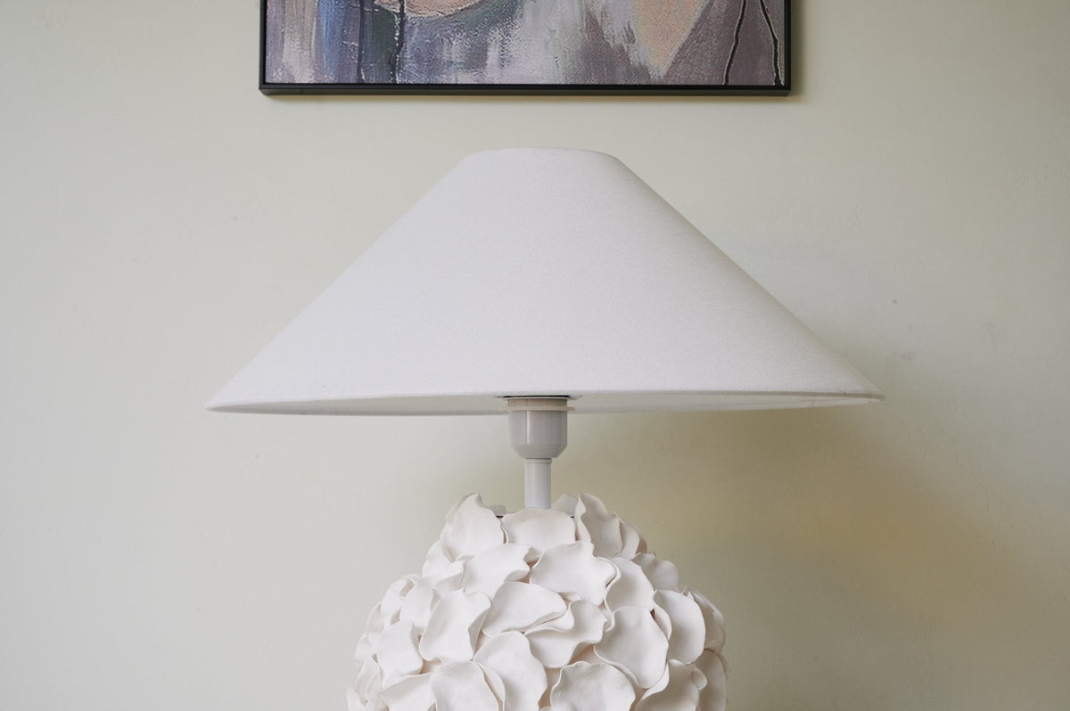 Florae Ceramic Table Lamp – Sculpted Bloom Design for Modern Interiors