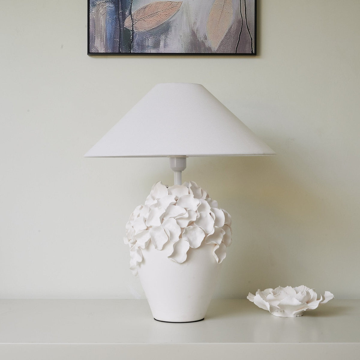 Florae Ceramic Table Lamp – Sculpted Bloom Design for Modern Interiors