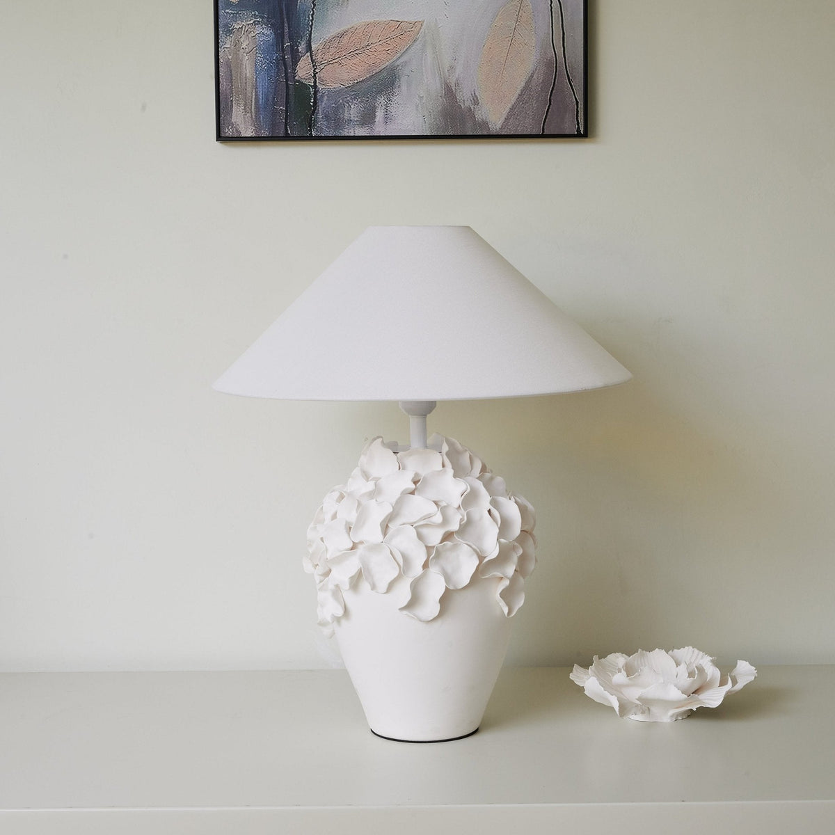 Florae Ceramic Table Lamp – Sculpted Bloom Design for Modern Interiors