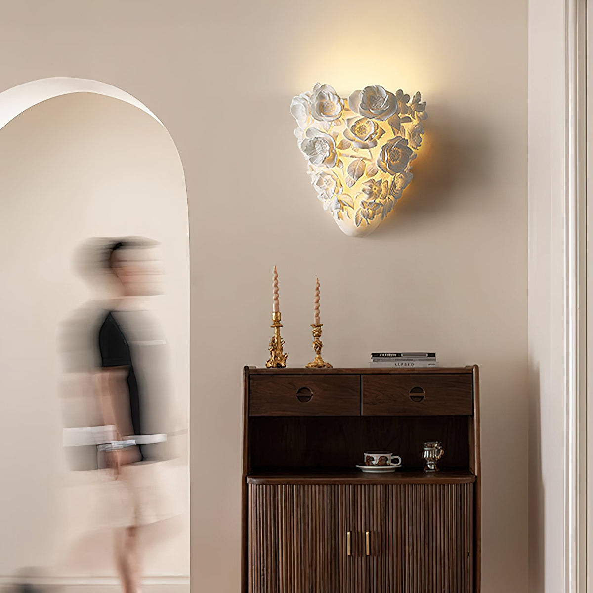 Floranza Ceramic Wall Sconce with Floral Relief – Modern LED Wall Light