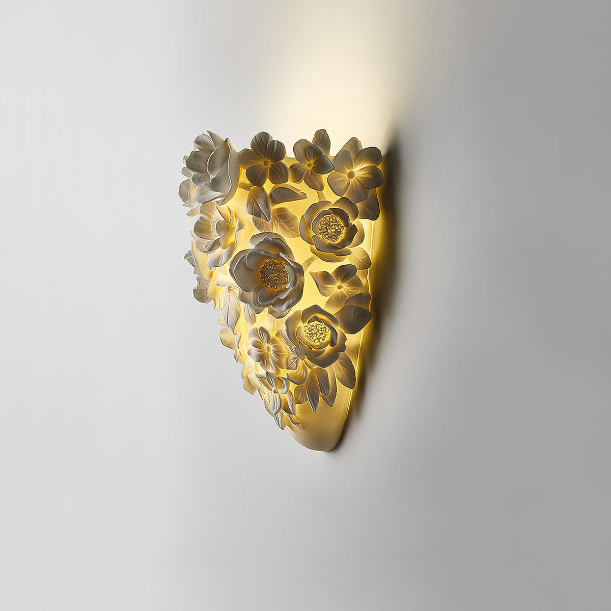 Floranza Ceramic Wall Sconce with Floral Relief – Modern LED Wall Light