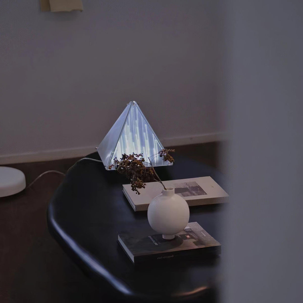 fragment-table-lamp