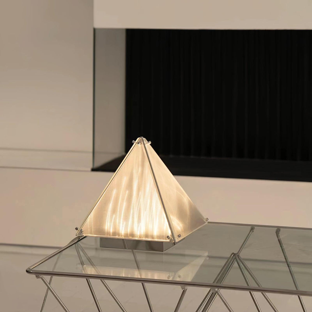 fragment-table-lamp