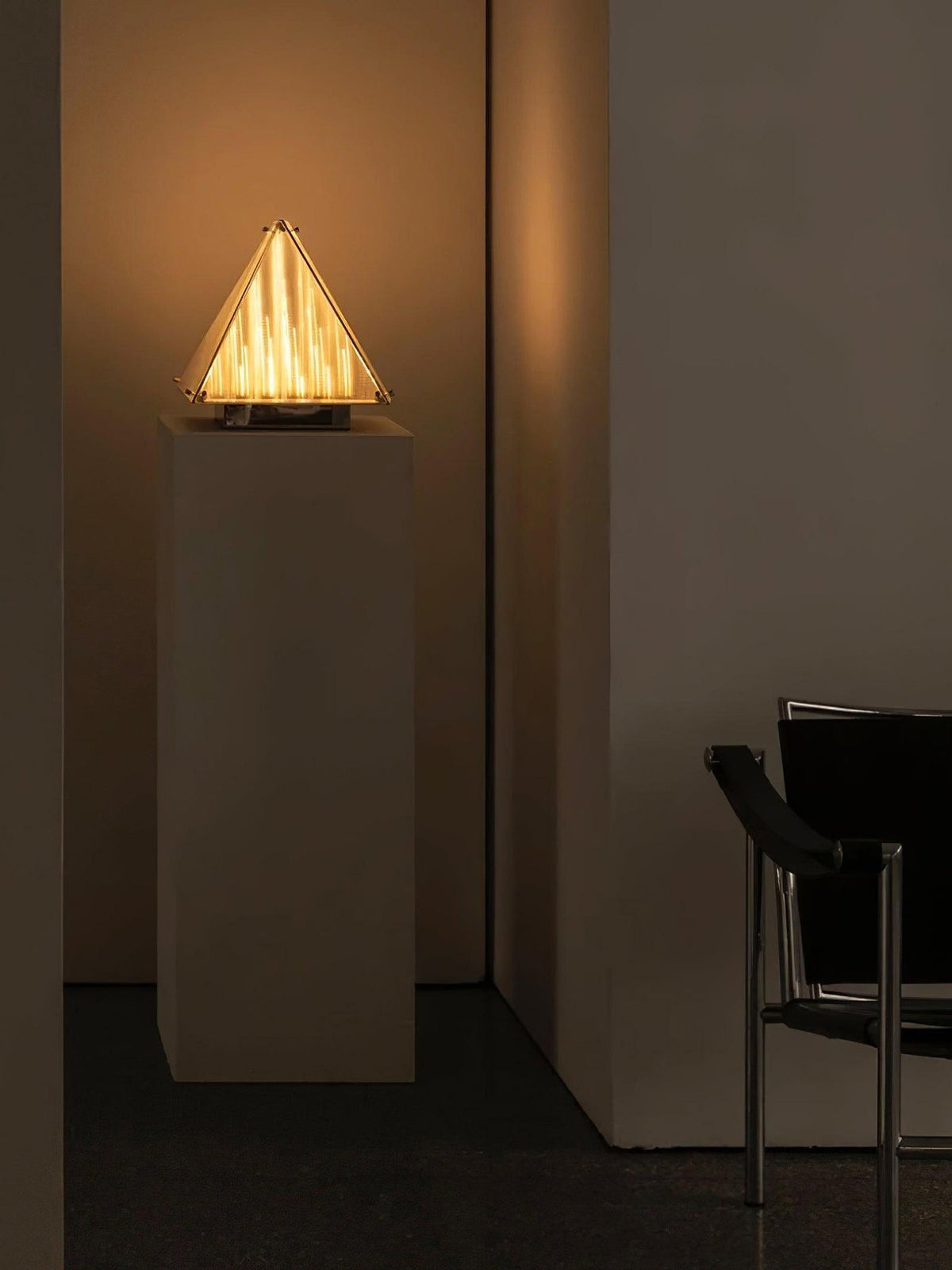 fragment-table-lamp