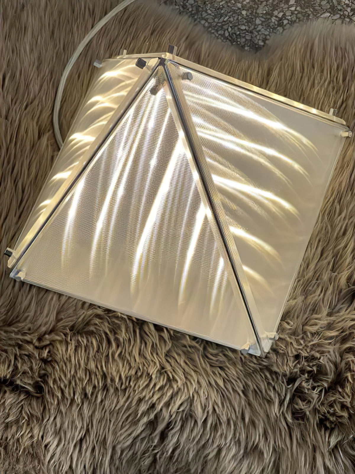 fragment-table-lamp