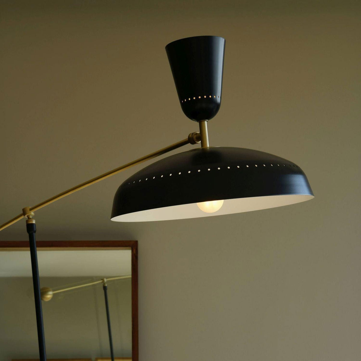 g1-floor-lamp