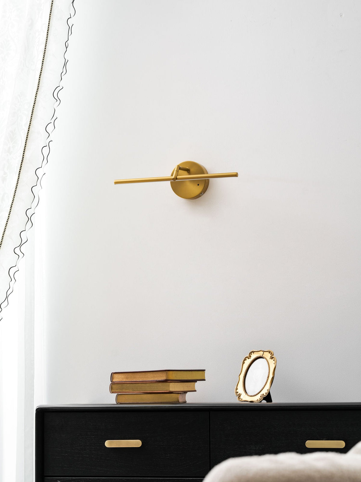 Galleria Slim Rechargeable LED Wall Sconce – Cordless, Dimmable