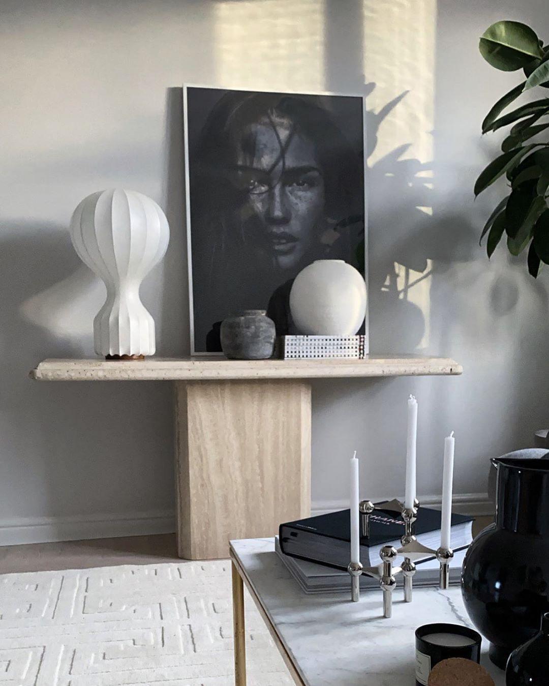 Gatto Table Lamp
