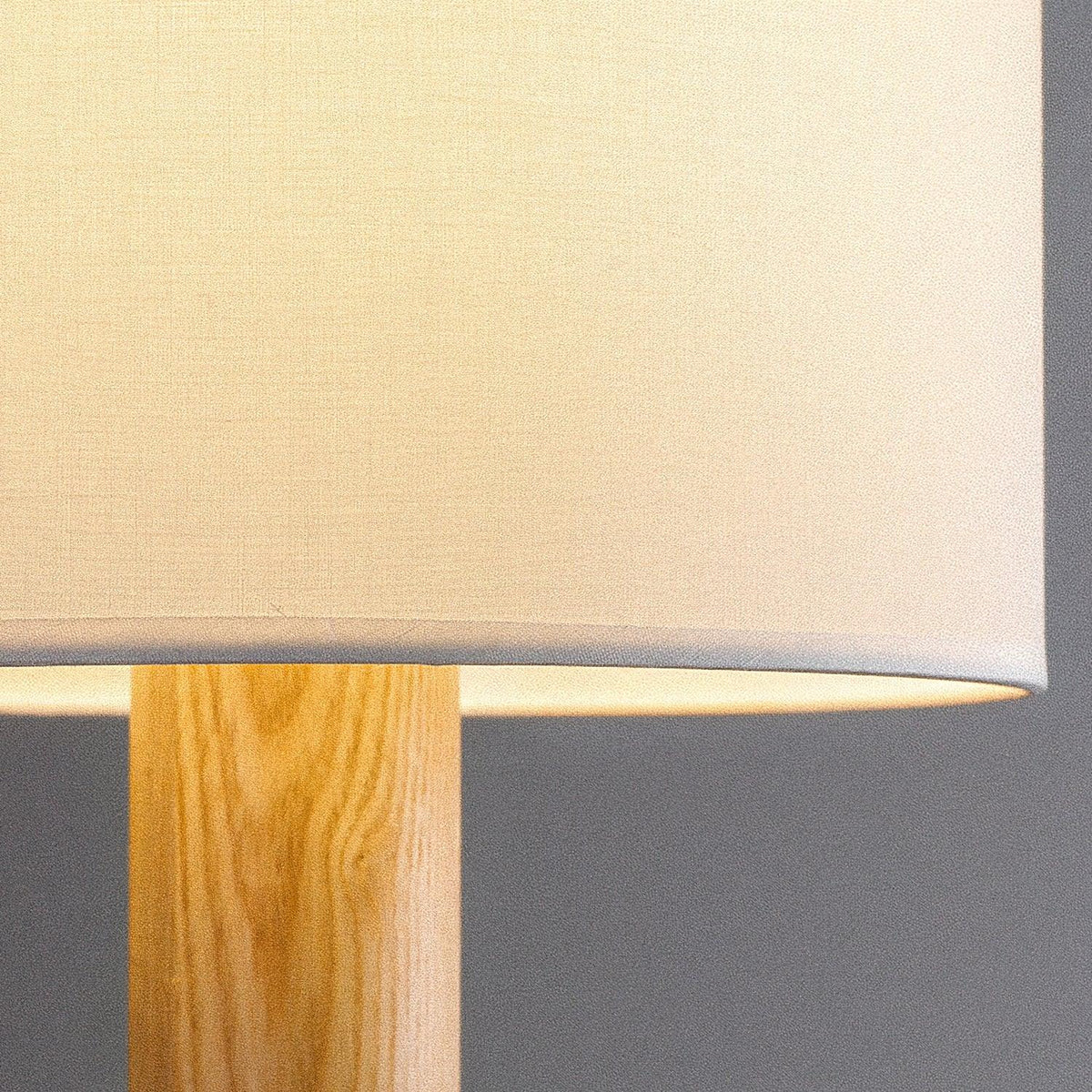 gavel-table-lamp