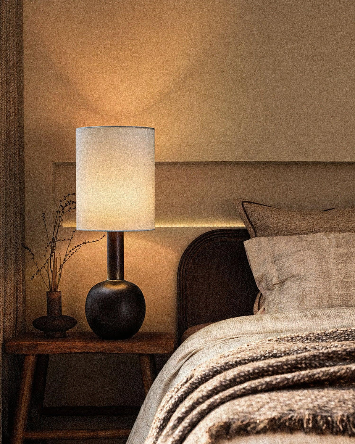 gavel-table-lamp
